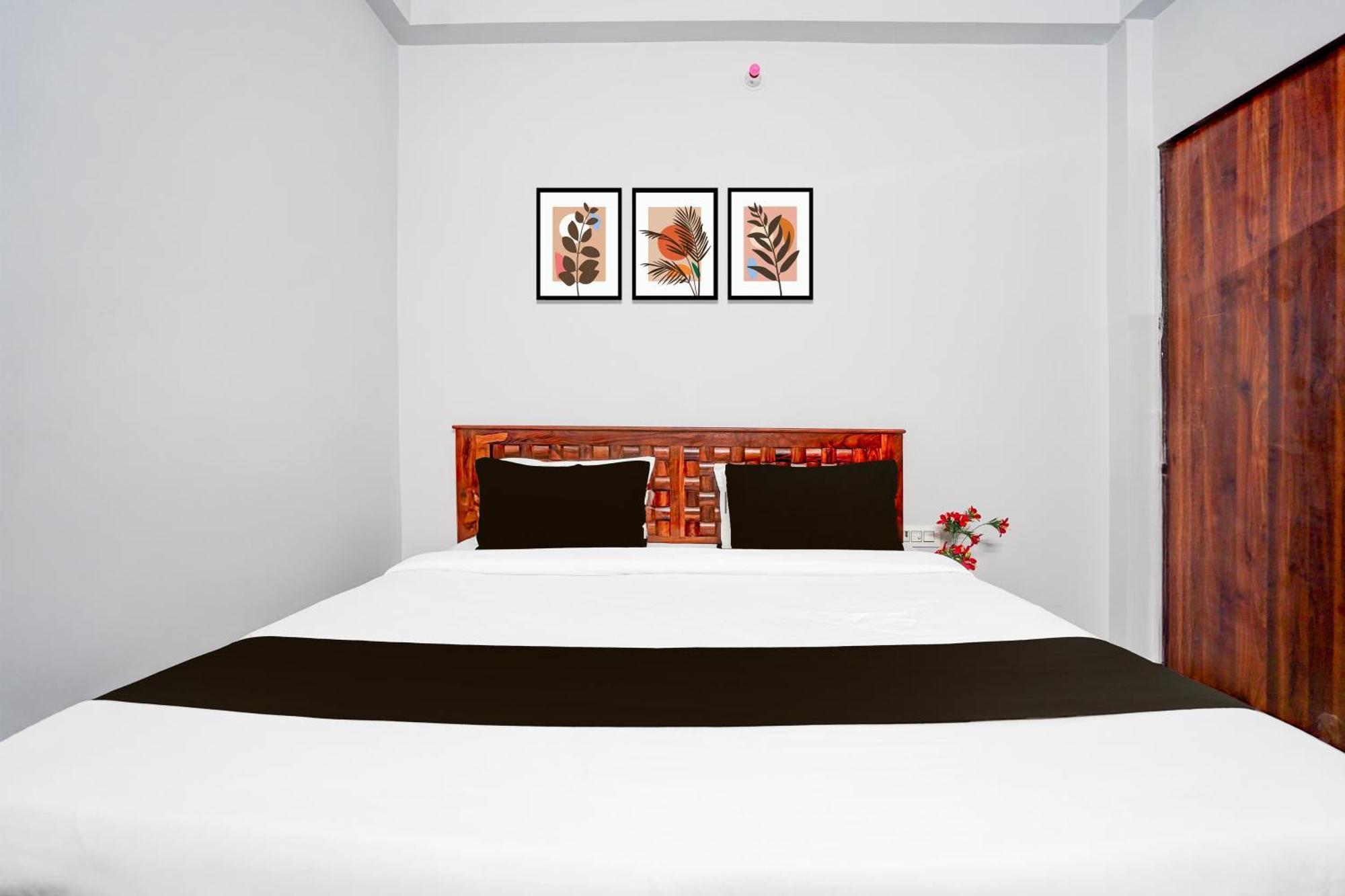 Hotel O Shree Gurukripa Khatu Bagian luar foto