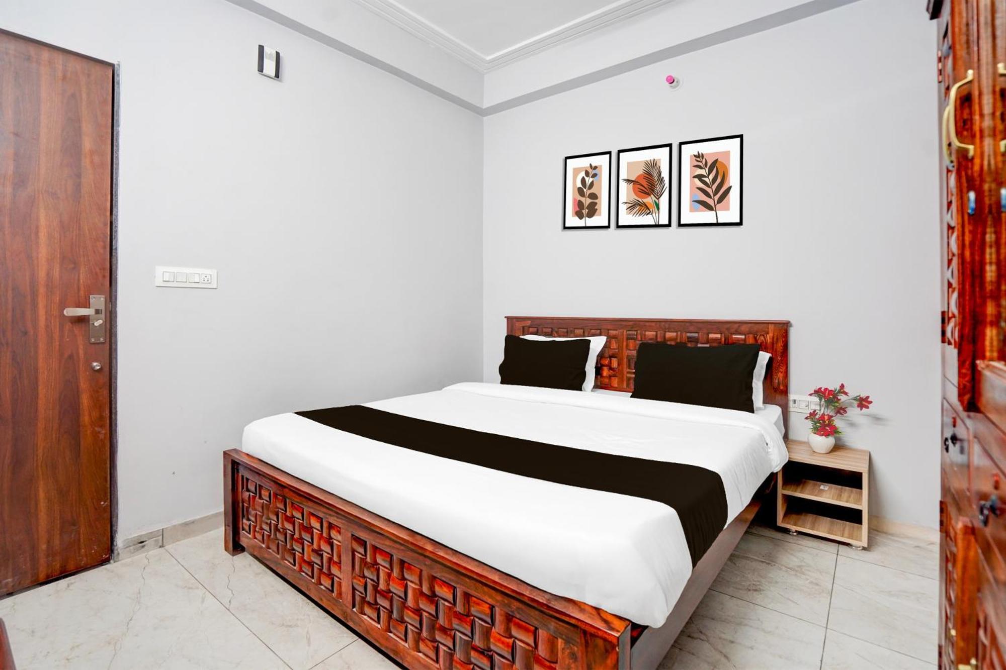 Hotel O Shree Gurukripa Khatu Bagian luar foto