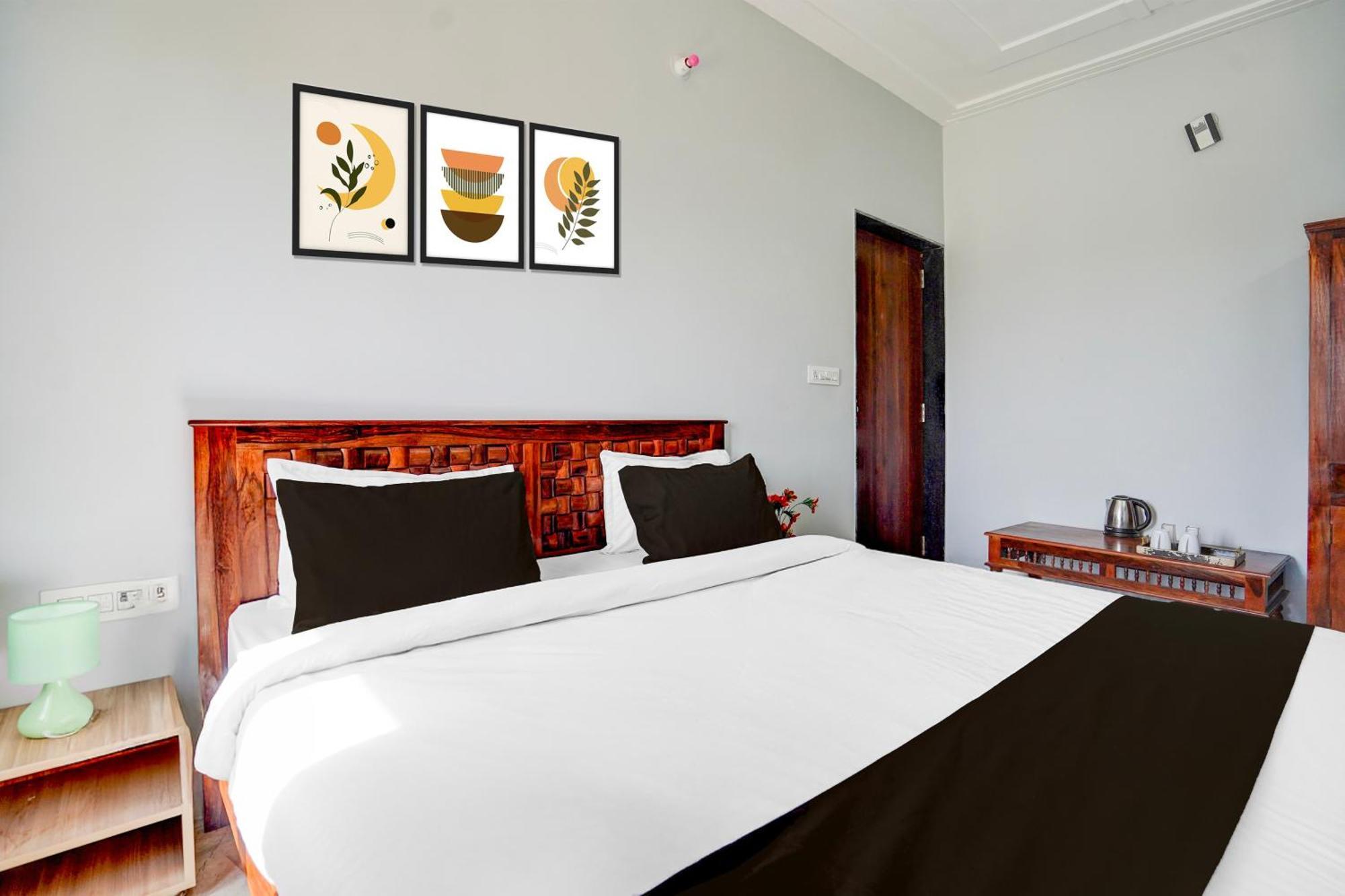 Hotel O Shree Gurukripa Khatu Bagian luar foto